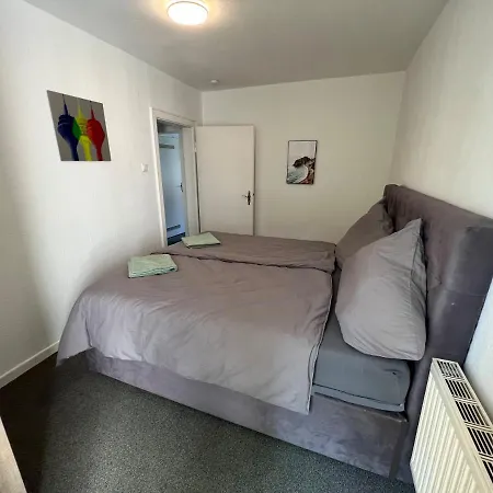 Apartment Mit Balkon Am Rhein