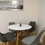 Wohnung Mit Balkon Am Rhein